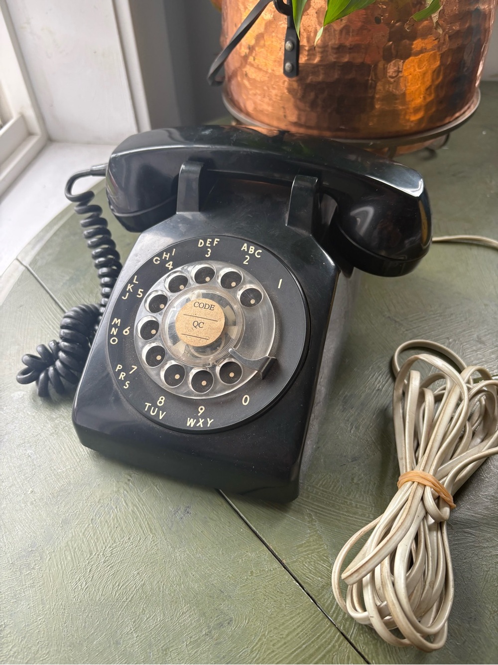 Black Rotary Desk Telephone - Classic Vintage Style